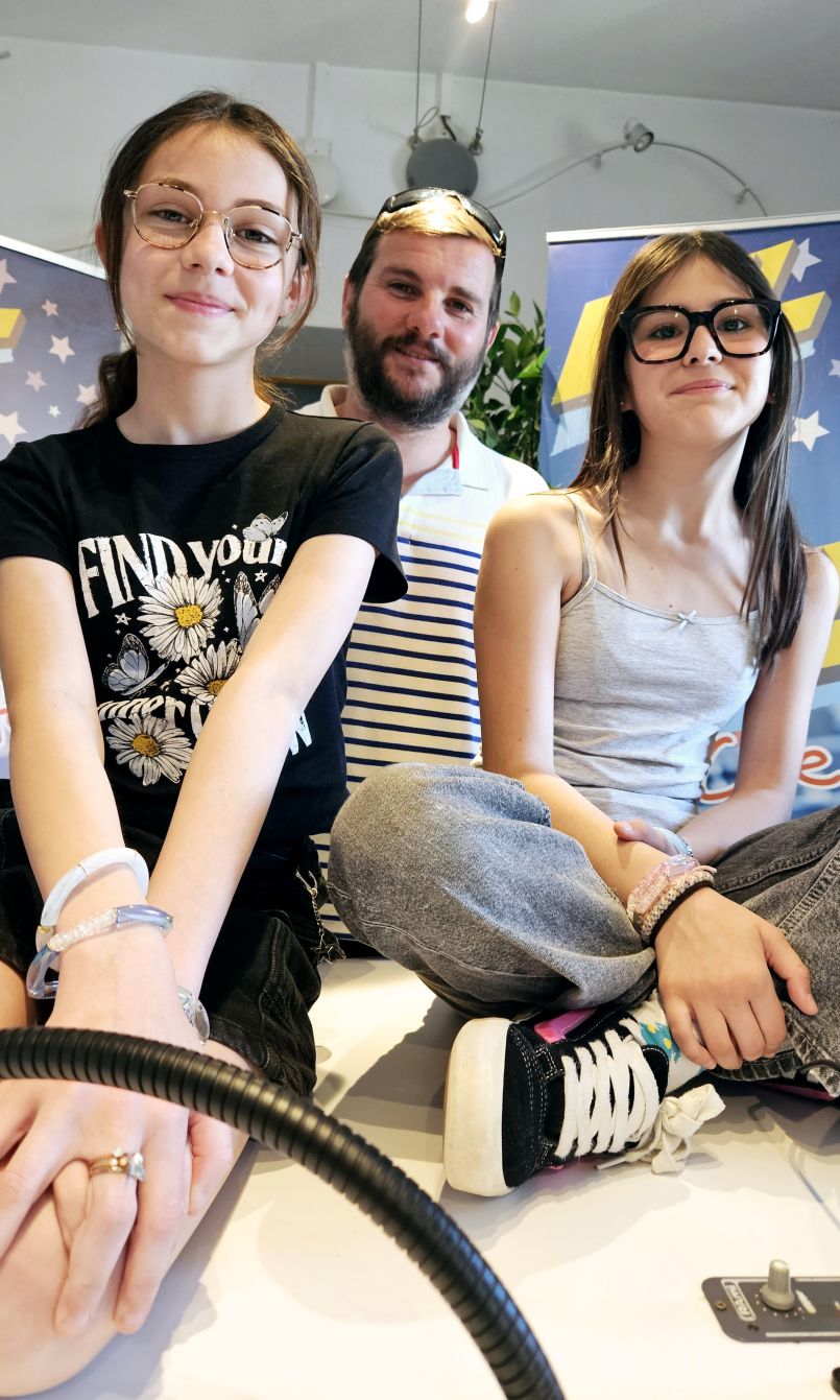 Budget participatif citoyen des Landes : et si vous votiez pour le projet de relooking de l'Aire de jeux de Pontenx les forges ? Anna et Louise du Conseil Municipal des Jeunes vont vous convaincre !