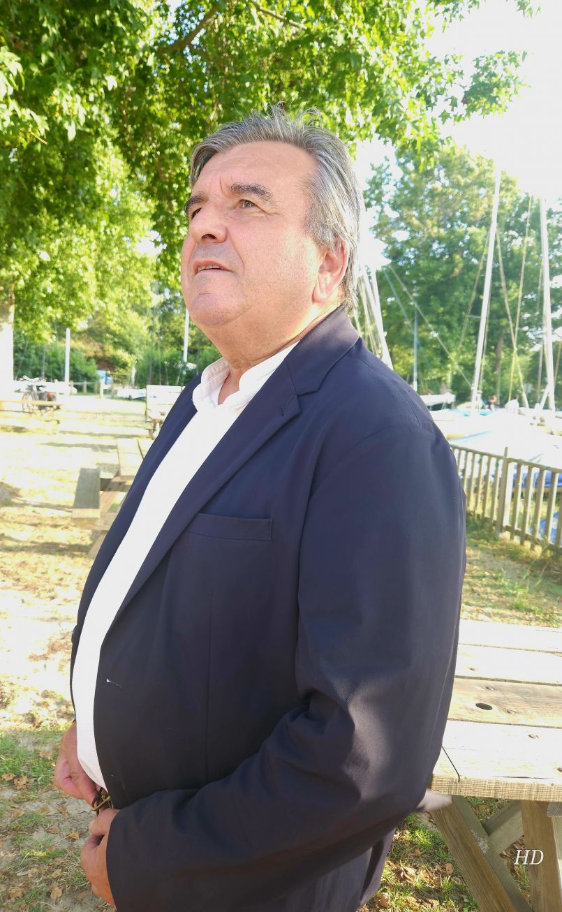 Pr-tendances touristiques landaises : pour le prsident de Landes Attractivit, Herv Bouyrie, les restaurateurs ne peuvent faire mieux mais il faudra se poser  l'avenir la question concernant les prix levs de l'hbergement, pour tre concurrentiel. 