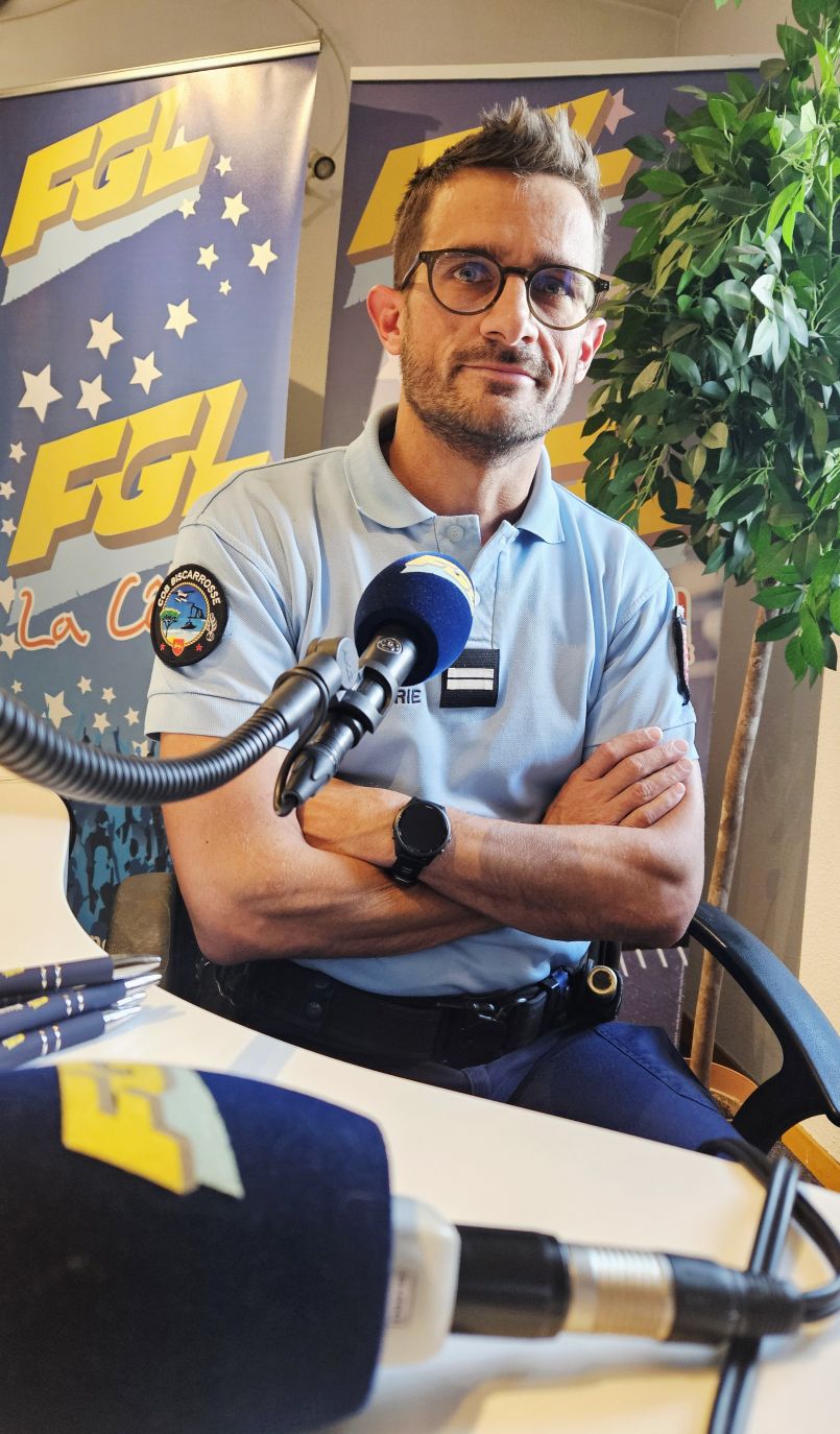 $row_acc_onenparle['acc_pf_titre']; ?>