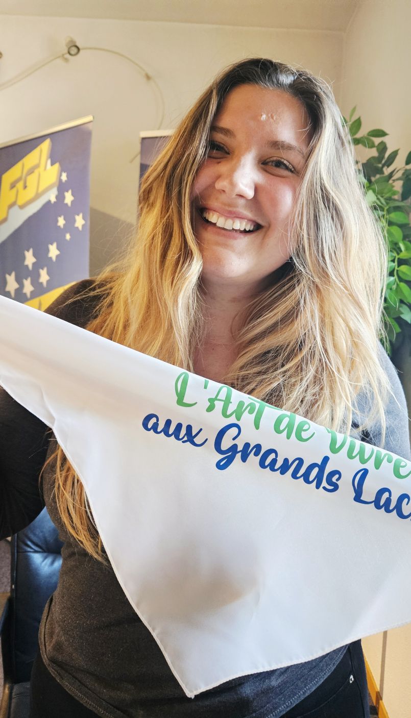 $row_acc_onenparle['acc_pf_titre']; ?>