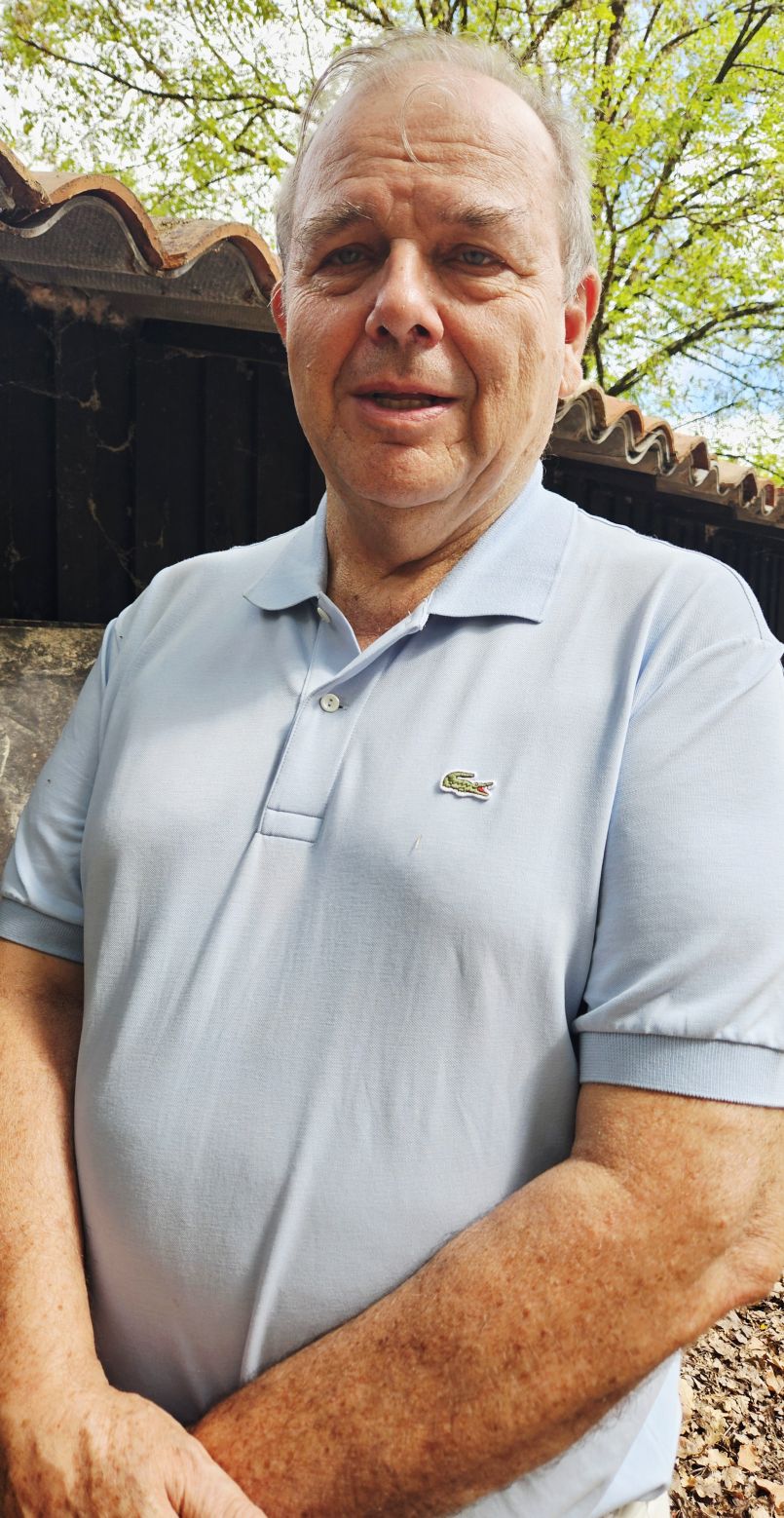 L'abeille noire de Gascogne est-elle r�ellement en voie de disparition ? R�ponse du pr�sident du Conservatoire des Races d'Aquitaine, R�gis Ribereau-Gayon.