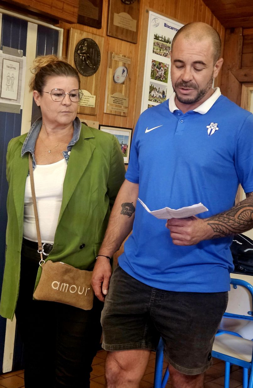 Impact� par le terrible incendie de juillet (personnel et partenaires sinistr�s), le Bisscarrosse Olympique a accueilli le pr�sident de la FFR, Florian Grill. Notre reportage avec ce dernier, la co-pr�sidence et le coach Vincent Ladisse.
