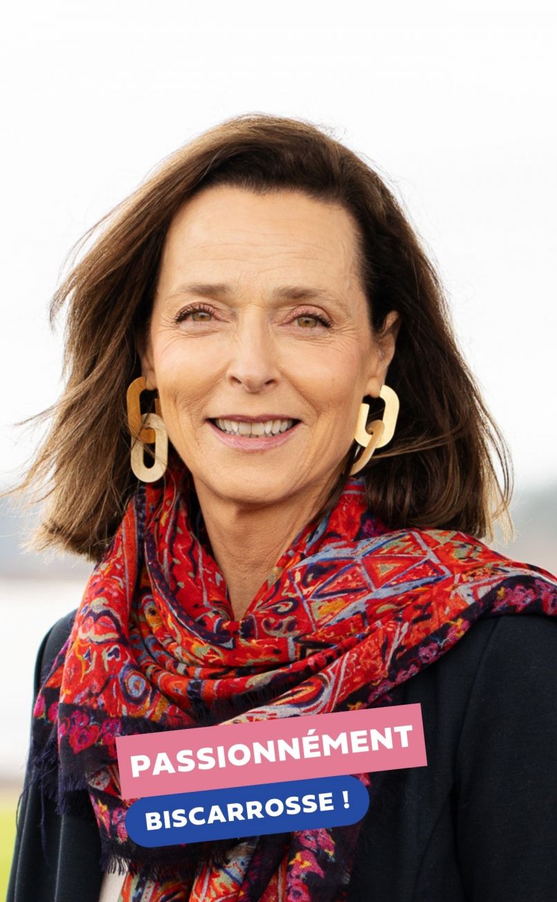 Pleins feux sur les Municipales Biscarrossais avec H�l�ne Larrezet qui a pr�sent� ce 22 janvier ses colistiers � la population. Ses priorit�s de mandat esp�r� aussi...