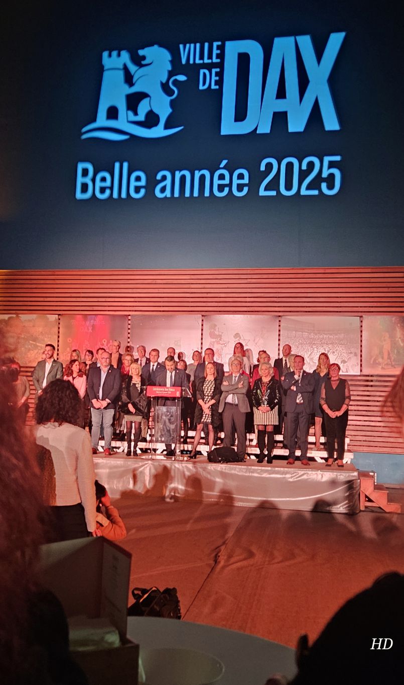 Pour le maire de Dax, Julien Dubois, la Cit thermale rayonne dsormais au del des frontires landaises. Voeux optimistes de l'lu  un an des lections municipales.