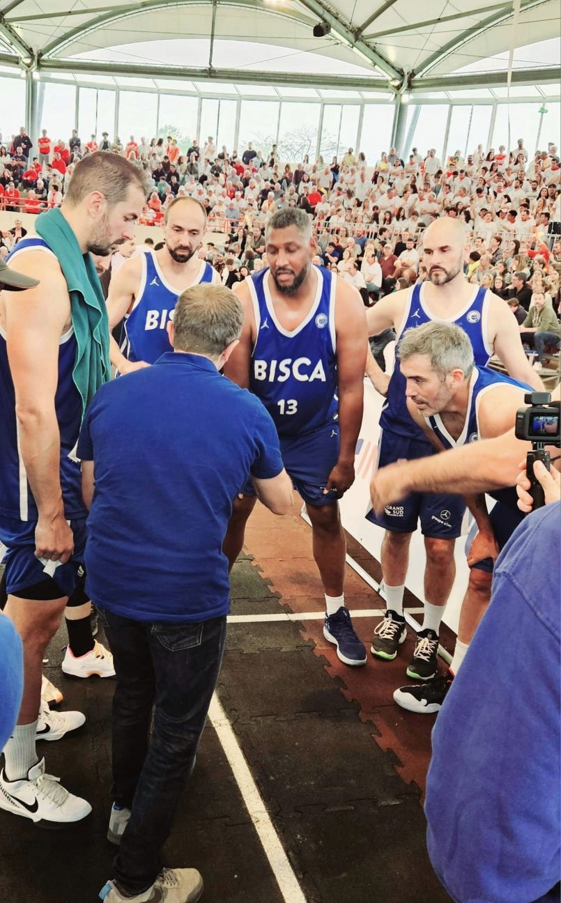 Quand les 'stars' du Biscarrosse Olympique boostent la notorit de la Coupe (du Monde) des Landes de Basket...retour sur la 1/2 remporte par les potes de Boris Diaw  Gamarde les Bains.