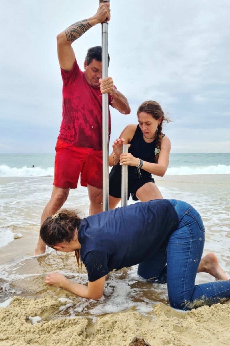 Biscarrosse-Plage : mais quels sont ces 'tubes' enfouis dans le sable ?