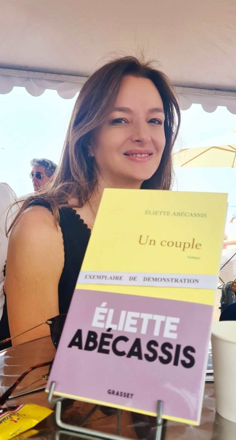 Et si nous parlions du dernier ouvrage d'Eliette Abecassis ?. Il est aujourd'hui question du couple...'Le couple'.